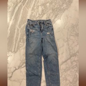American Eagle outfitters mom jeans!